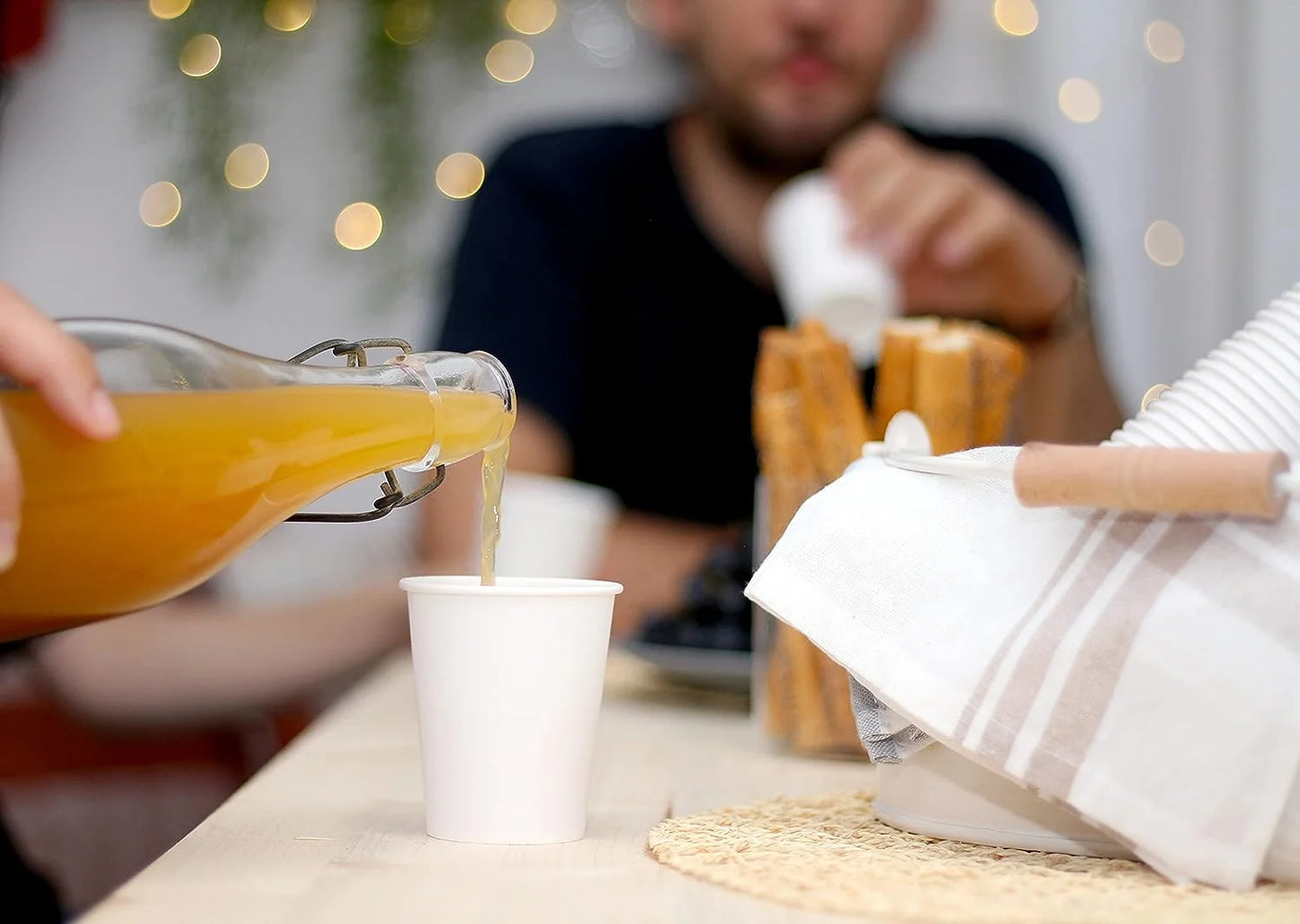 7 Oz, Gobelets en Carton ,Écologique et Jetables,Résistant à la Chaleur,pour la Boisson Froide et Chaude en Carton de Qualité,Ideal pour Café,Thé,Anniversaire,etc -200